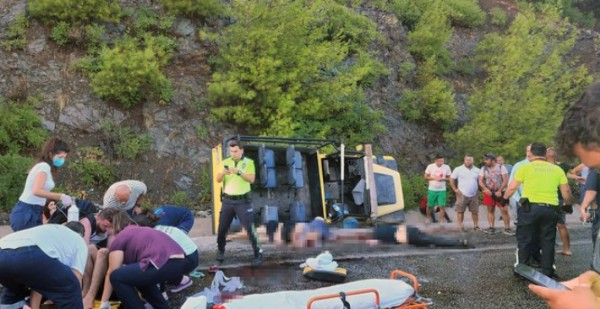 Marmaris'te cip safari aracı devrildi! Korkunç kazada ölü ve yaralılar var...